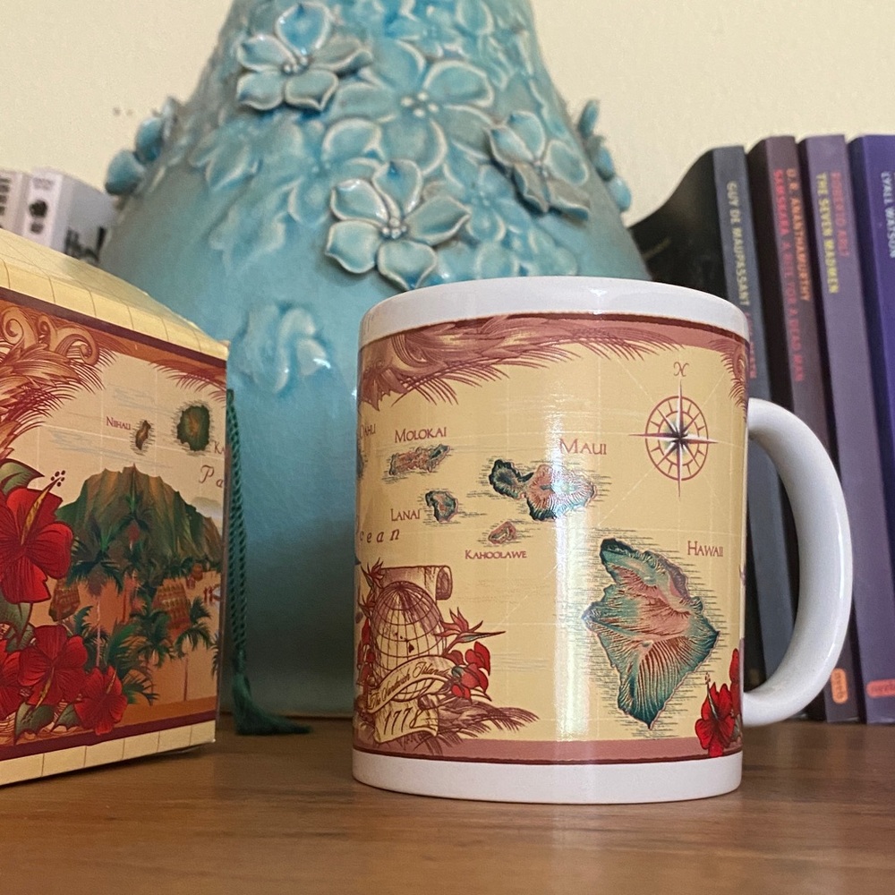NWT Hawaii Sandwich Island Mug with Hawaii Island Map Design